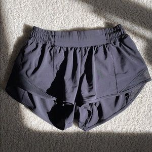 Lulu lemon Hotty hot short 2.5”